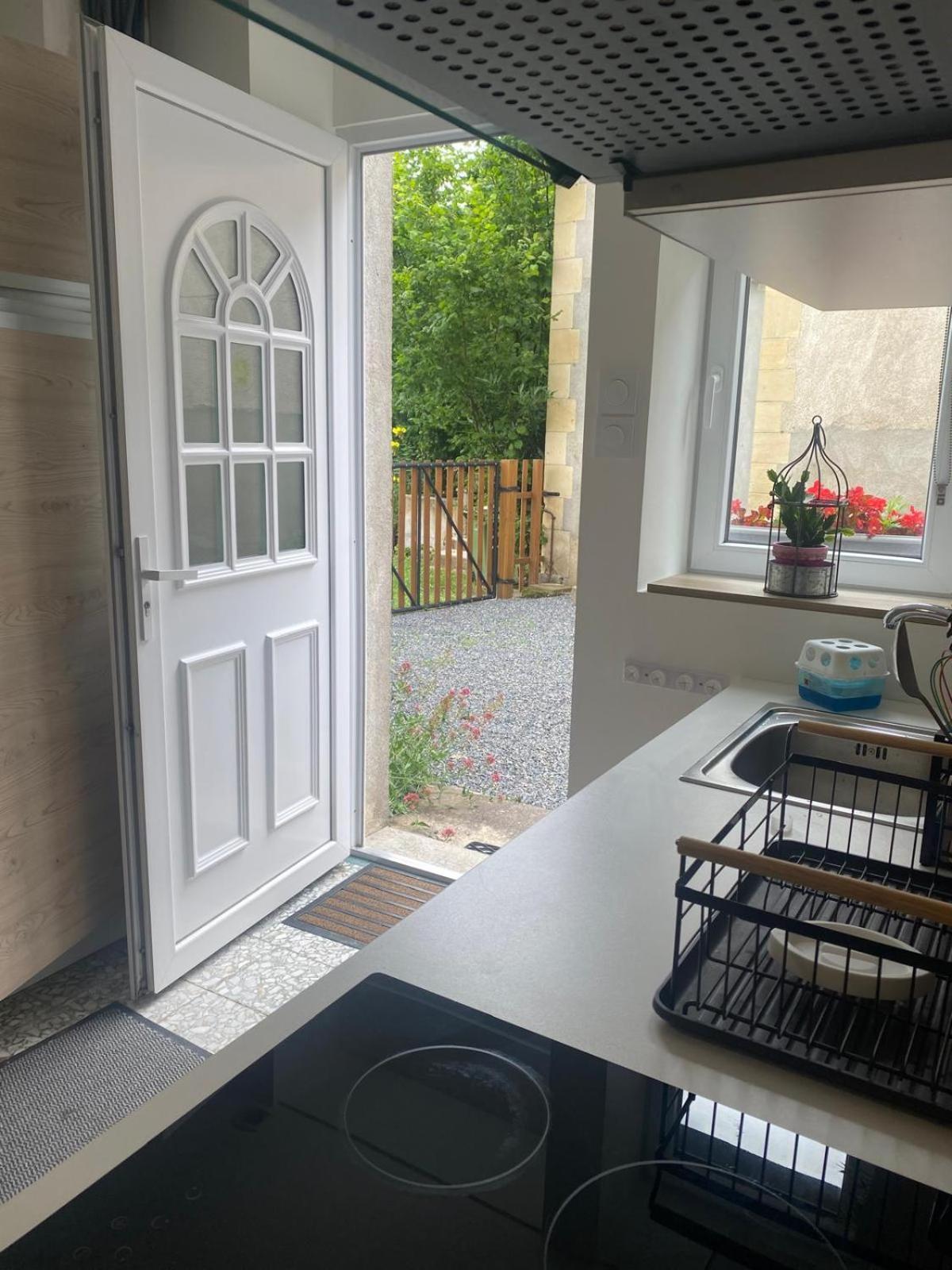 Petite Maison Dans Le Morvan Luzy Exterior foto